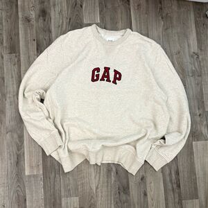 Gap retro y2k embroidered crewneck sweatshirt